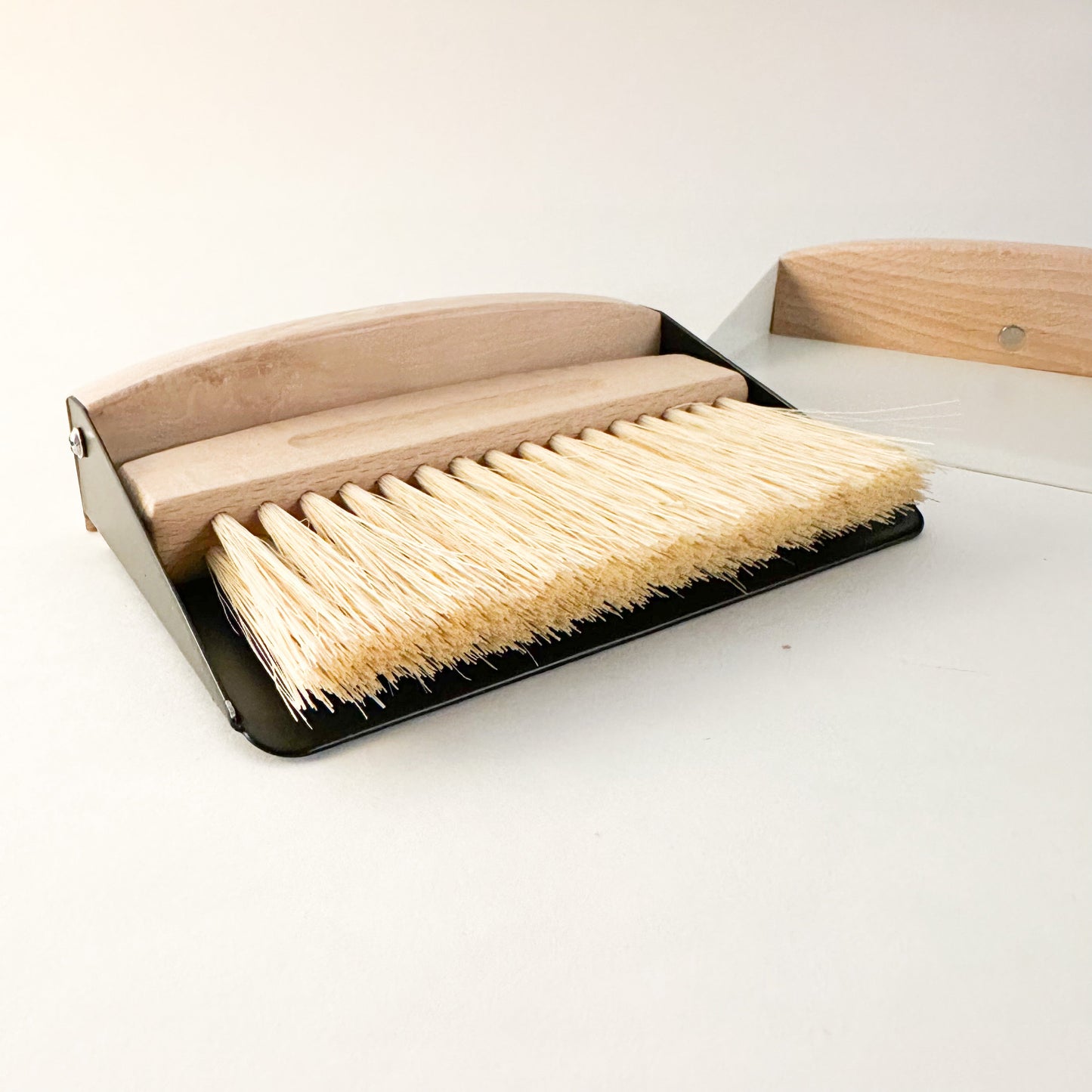Magnetic Hand Broom & Dustpan Set with Natural Sisal Bristles